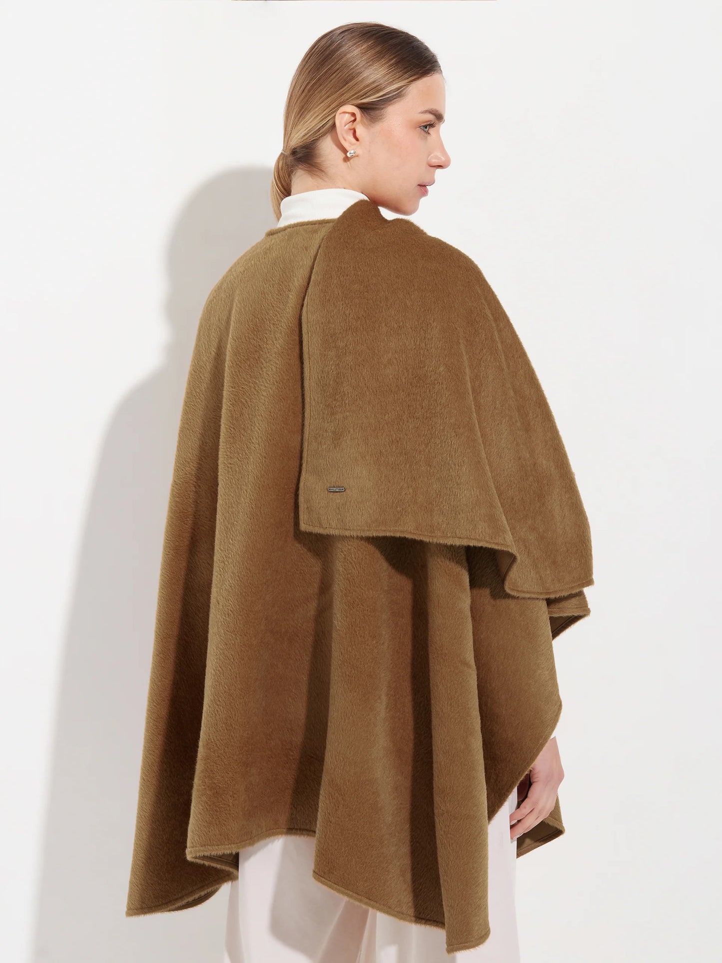 Agil Royal Suri Alpaca Cape