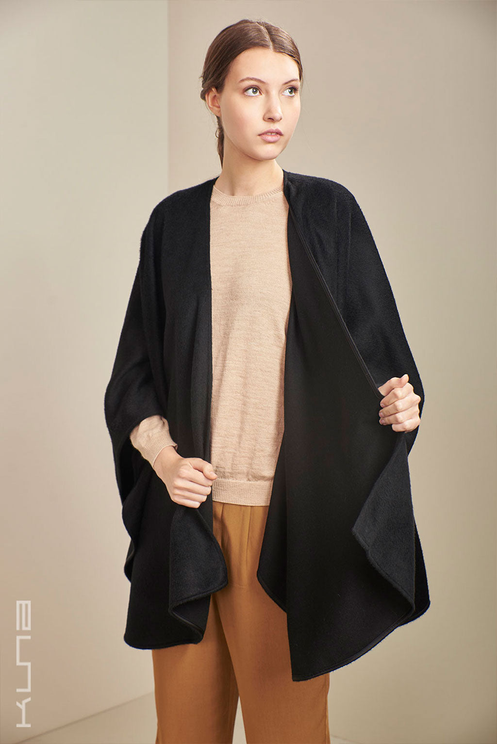 Agil Royal Suri Alpaca Cape